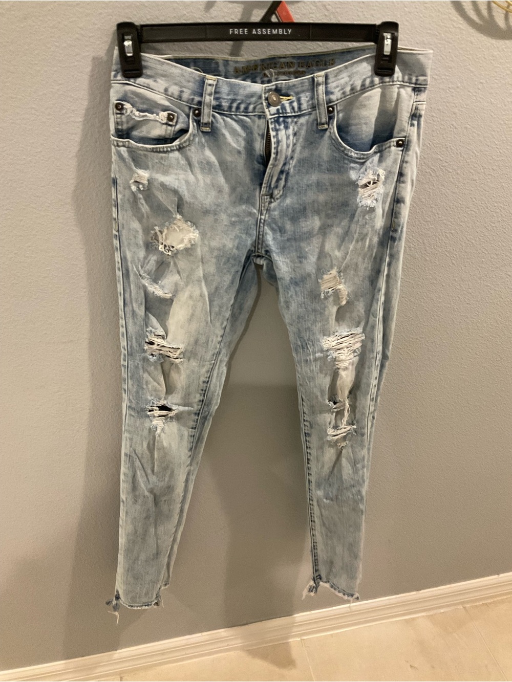 American Eagle Outfitters Light Wash Distressed Skinny Jeans - Men